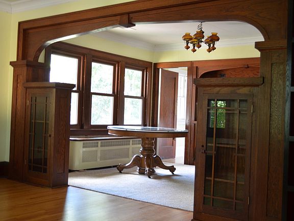 2nd image of 1560 Lincoln Ave #2