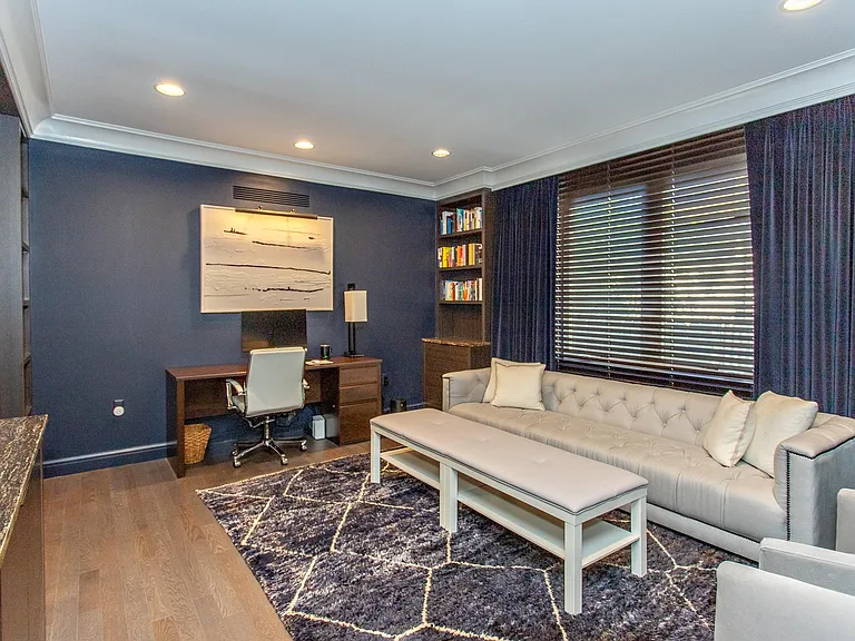 25925 York Rd — Photo 36