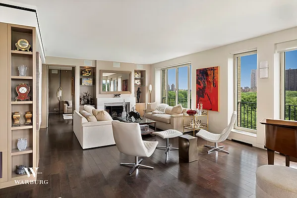 Sold by Warburg | media 17