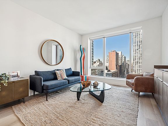 4th image of 17 Hanover Pl #21I