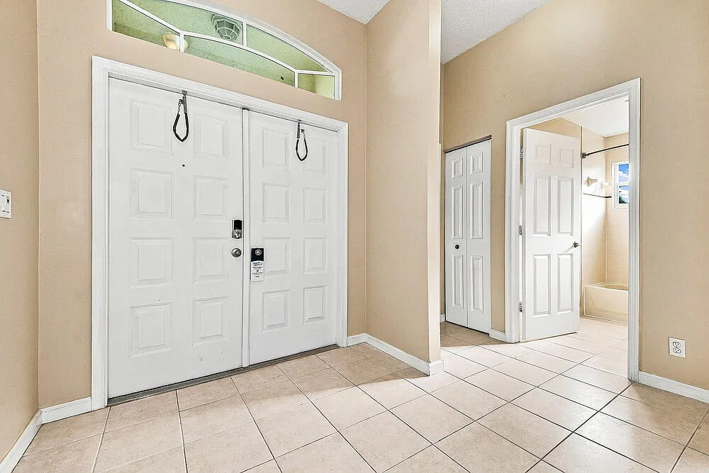 3 bed, 2.0 bath, 1610 sqft, $2,970 — Photo 4