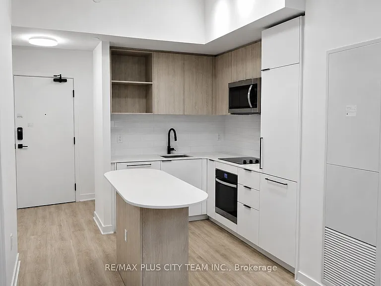 1185 Dupont St #913 — Photo 5