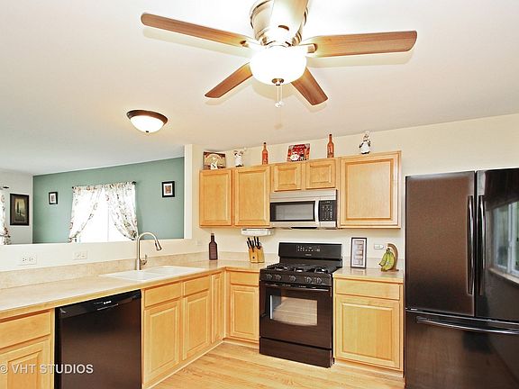 4th image of 321 Redwing Dr