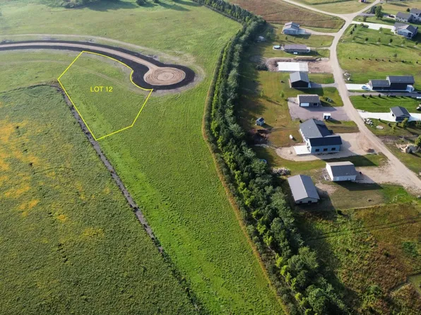 12 Oak Creek Cir, Big Stone City, SD 57216