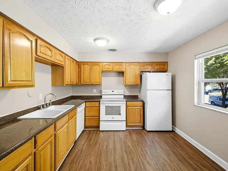 6406 Dalewood Rd — Photo 10