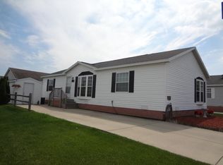 21478 Noel Ct, Macomb, MI