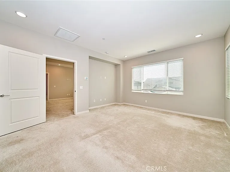 2622 E Embry Ln — Photo 39