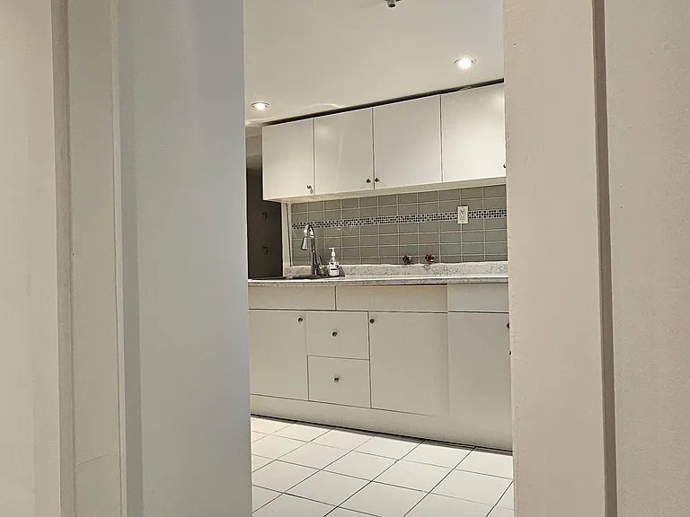 222 Patricia Ave #BASEMENT — Photo 17