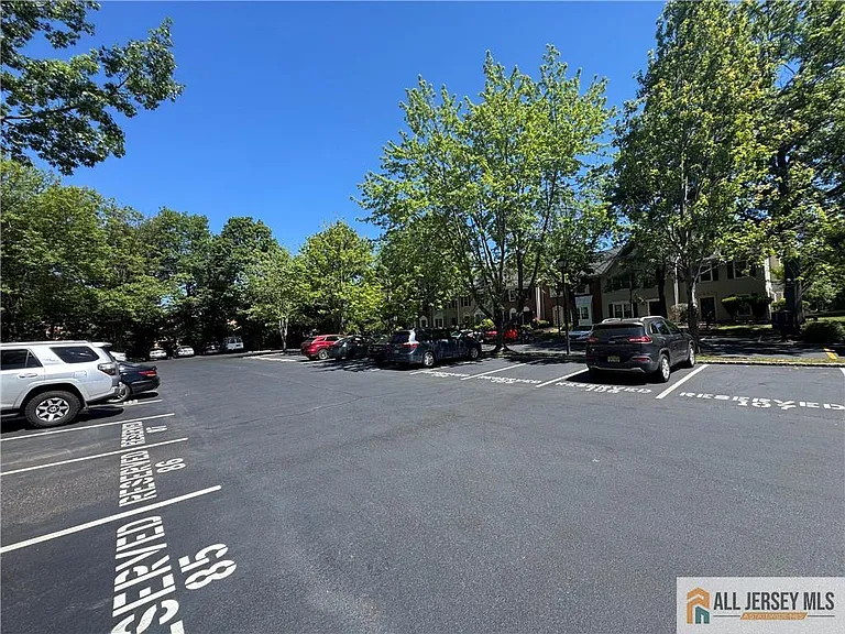 7 Sheffield Ct — Photo 16