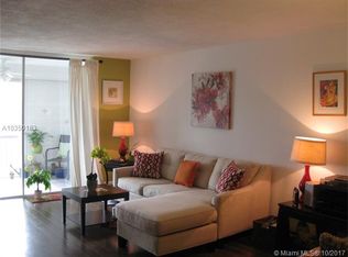 202 SE 10th St APT 202, Dania Beach, FL 33004
