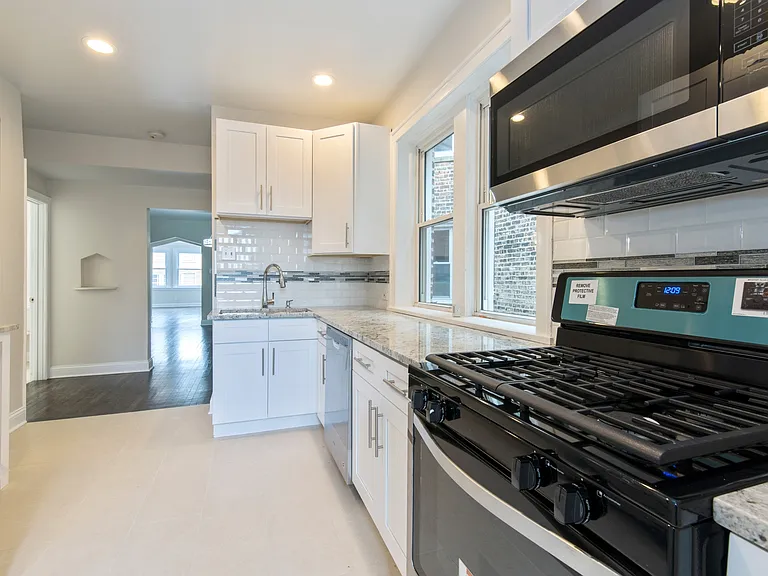 7938 S Honore St #1 — Photo 3