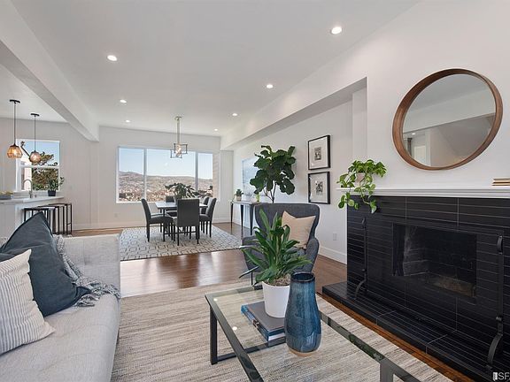 5th image of 239 Monterey Blvd