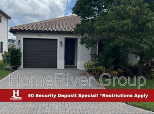 8744 Madrid Cir, Naples, FL 34104