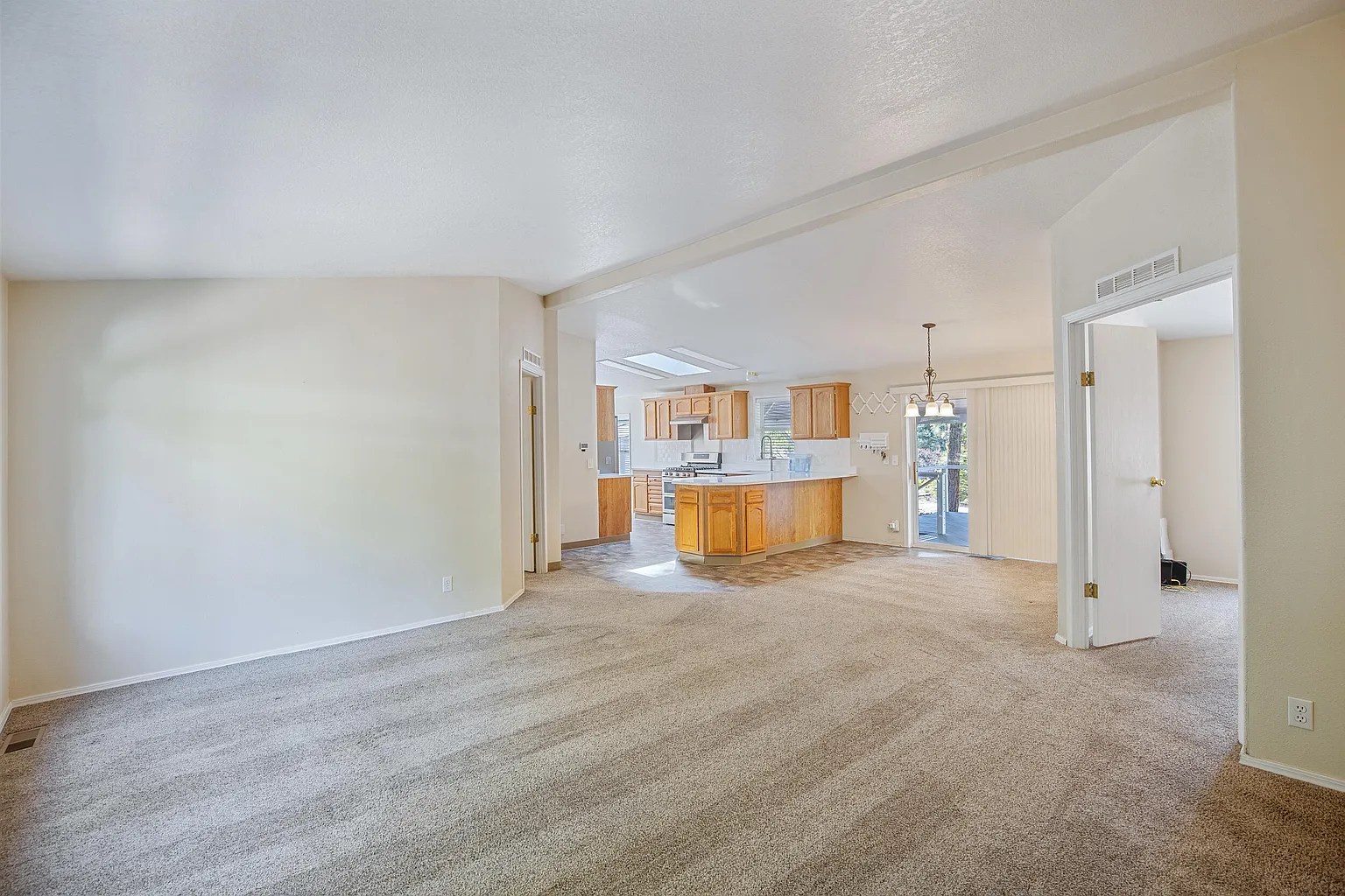 5648 Foothill Blvd Spc 31 photo 1