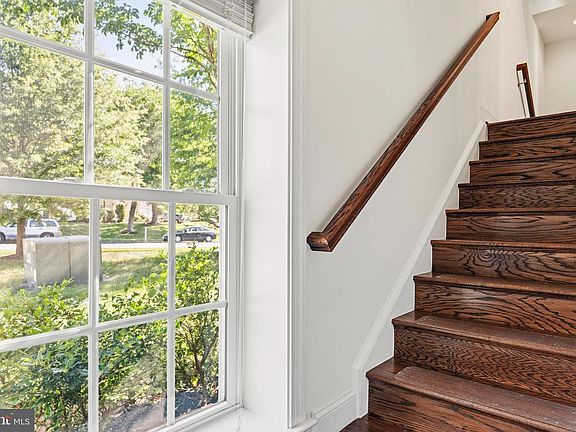 4th image of 7891 Carbondale Way