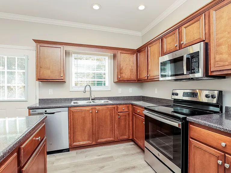 832 Hammersmith Dr — Photo 6