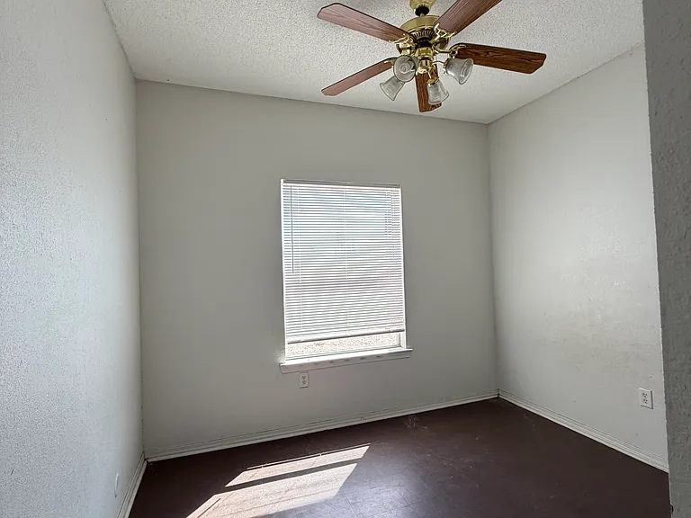 637 Villa Victoria Pl — Photo 12