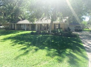 116 Hyacinth St, Lake Jackson, TX 77566