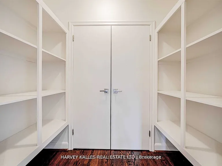 209 Lytton Blvd — Photo 16