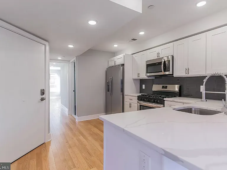 2521 Cecil B Moore — Photo 45
