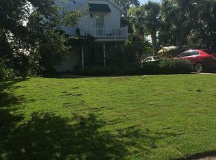 16 Pine Ave, Osprey, FL 34229