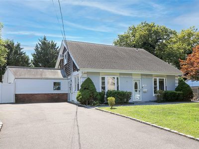 374 Park Avenue, Babylon, NY, 11702