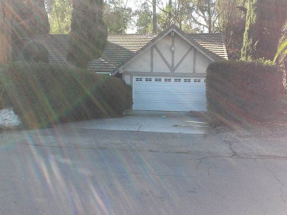 1st image of 15761 Country Club Dr