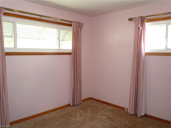 5th image of 675 E 241st St