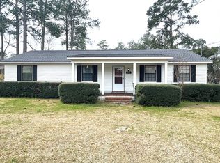 708 Hillcrest Dr, Douglas, GA 31533