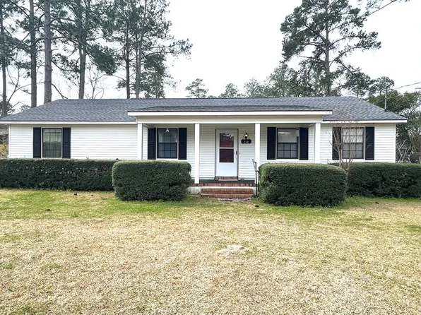 708 Hillcrest Dr, Douglas, GA 31533