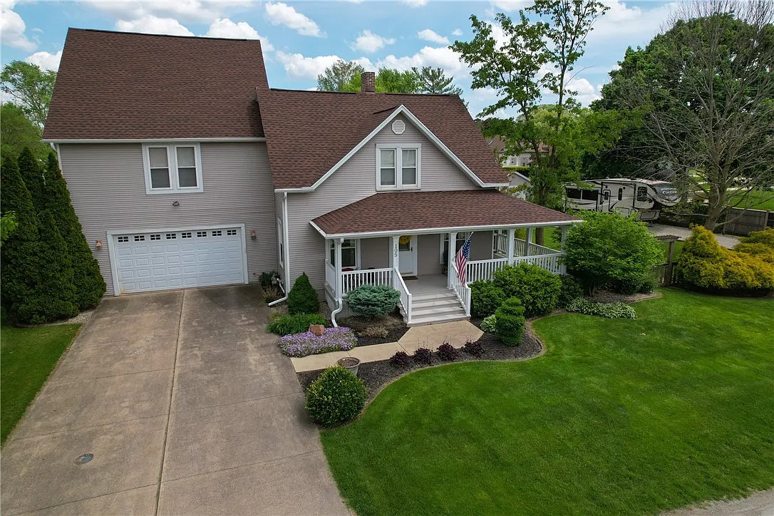 105 Carrigan St photo 1