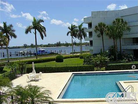 3rd image of 3701 S Flagler Dr APT A203