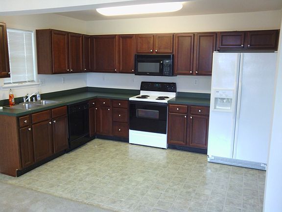3rd image of 377 Valley Brook Dr