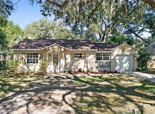 703 Mission Dr, Wildwood, FL 34785