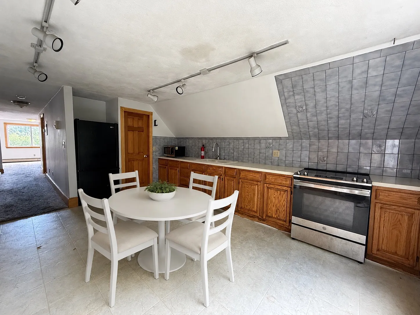 2 bed, 1100 sqft, $3,000 — Photo 4