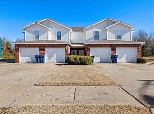 2005 Azlin Pl, Siloam Springs, AR 72761
