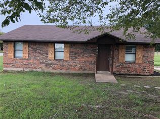 513 Denton St, Pilot Point, TX 76258
