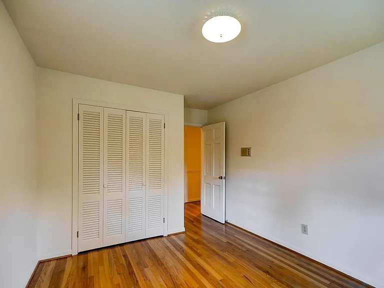 3500 Sloan Ct — Photo 9