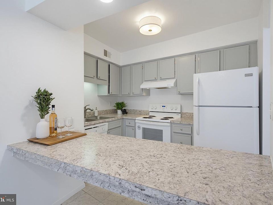 1st image of 5820 Royal Ridge Dr Unit K