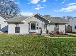 26034 Waldorf St, Roseville, MI 48066