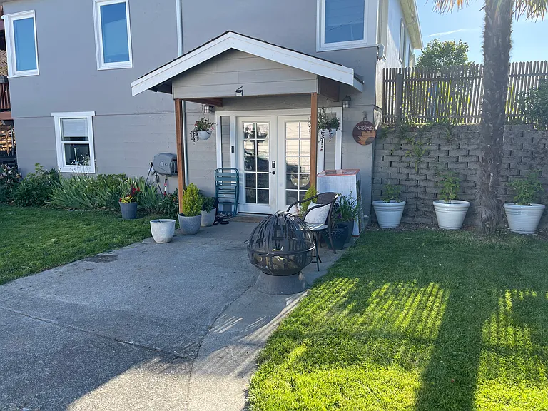 1730 Nipsic Ave — Photo 6