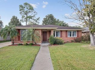 162 Sedgefield Dr, Harahan, LA 70123