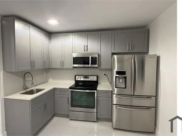 1379 NW 55th Ter, Miami, FL