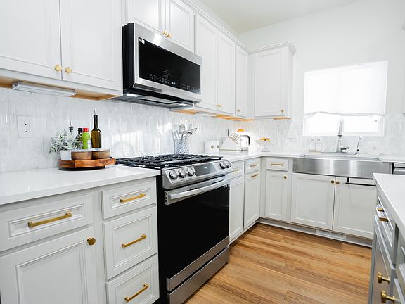 3rd image of 6037 Fieldstone Cir