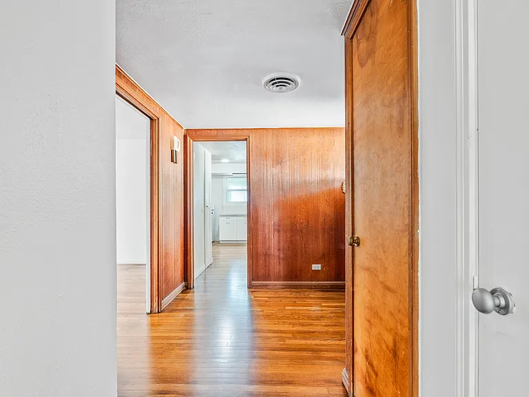 32300 Proctor Ave — Photo 34