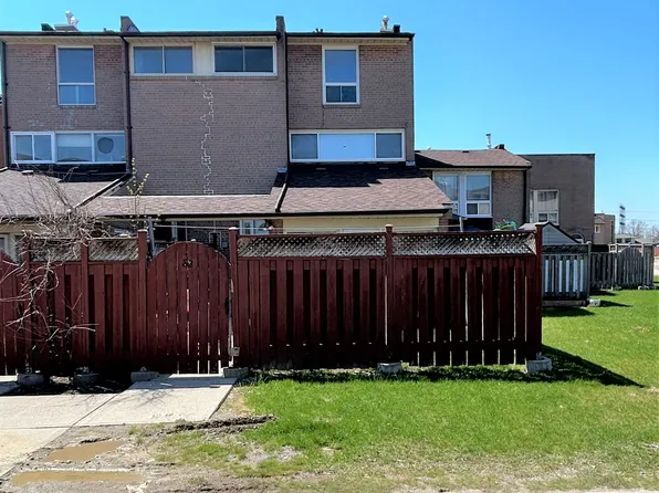 248 John Garland Blvd #82, Toronto, ON M9V 1N8