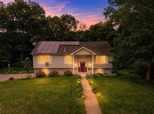 12 Charlton Rd, Dudley, MA 01571