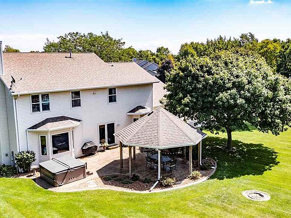 5th image of W6838 Windward Dr