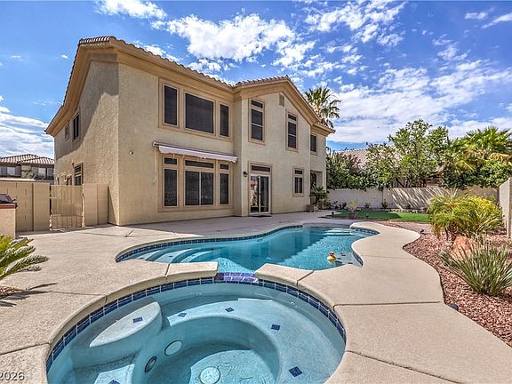 2nd image of 4722 Lomas Santa Fe St