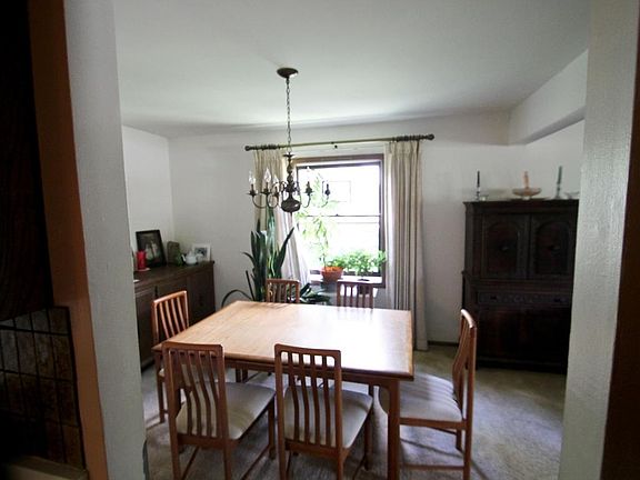 3rd image of 1529 W Edward Ln